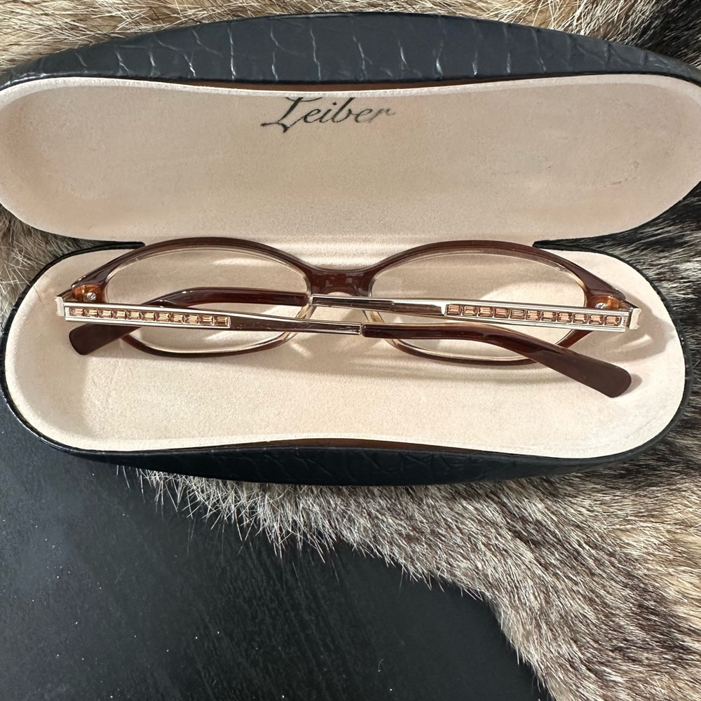 🎄Lieber reading  glasses with Gold Accents and Swarovski stones & original case